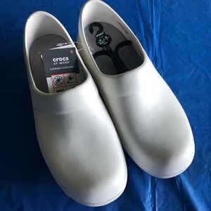 CROCS WOMEN’S NERIA PRO II CLOG